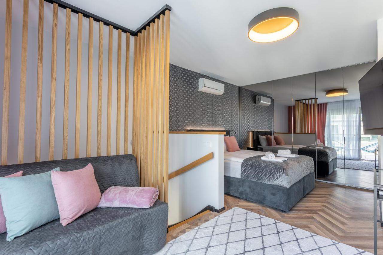 Apartpark - Ambria Apartments シフィノウイシチェ エクステリア 写真