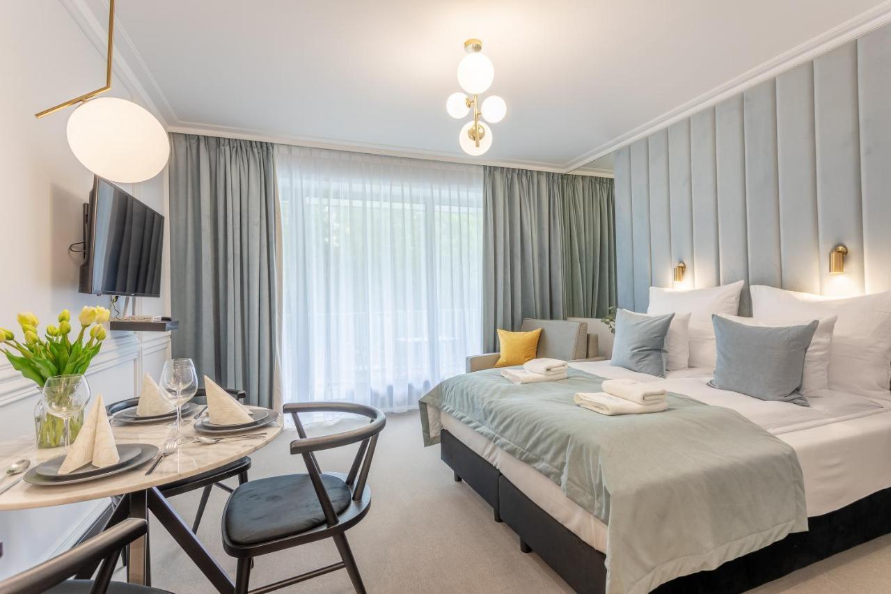 Apartpark - Ambria Apartments シフィノウイシチェ エクステリア 写真