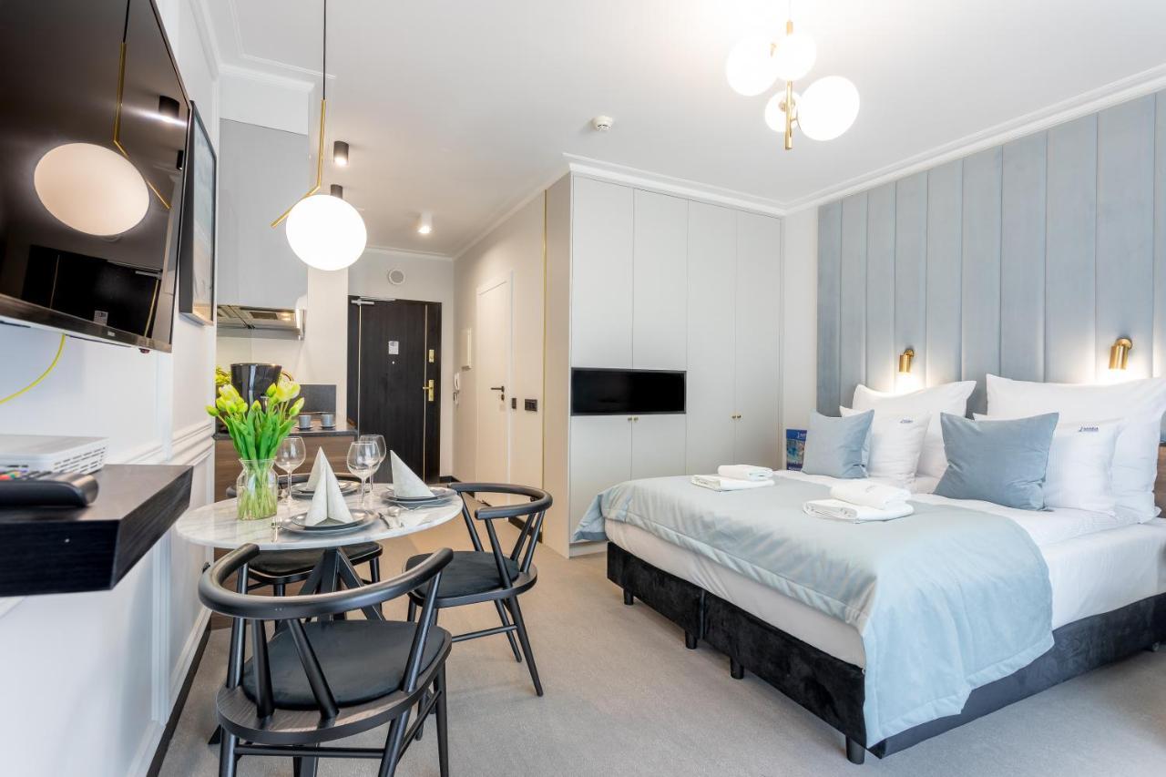 Apartpark - Ambria Apartments シフィノウイシチェ エクステリア 写真