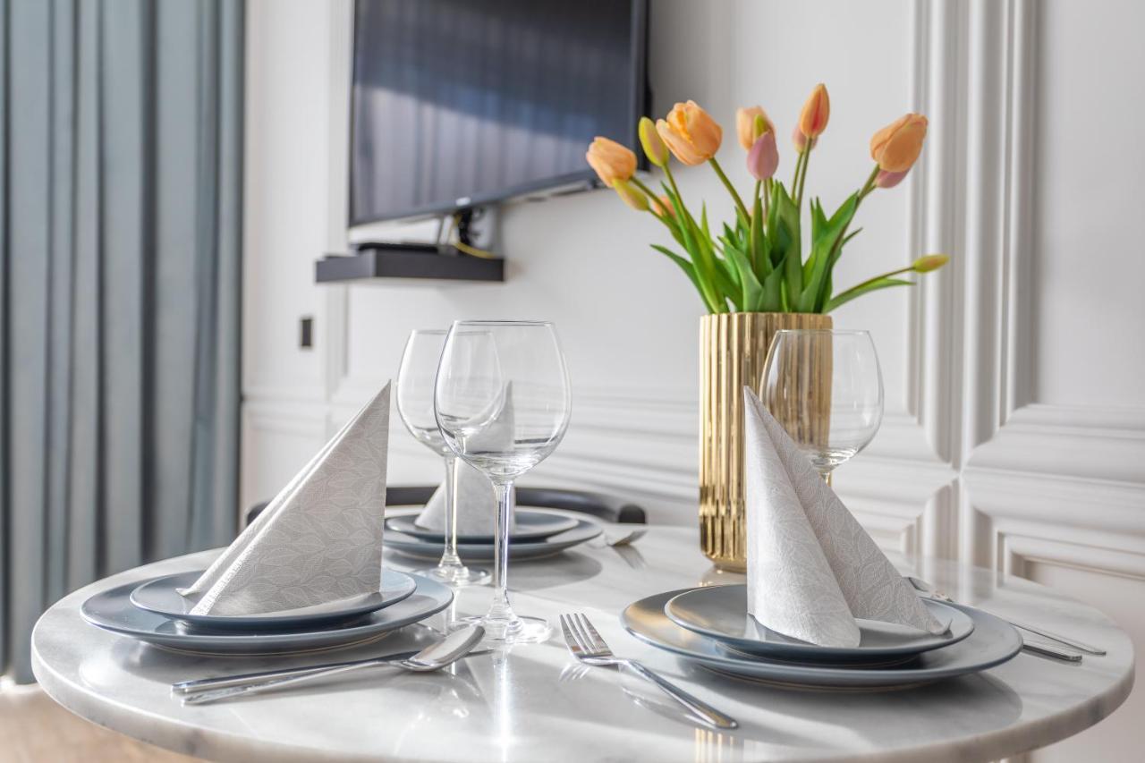 Apartpark - Ambria Apartments シフィノウイシチェ エクステリア 写真
