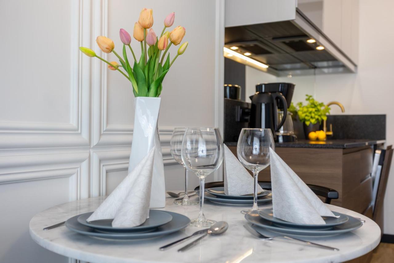 Apartpark - Ambria Apartments シフィノウイシチェ エクステリア 写真