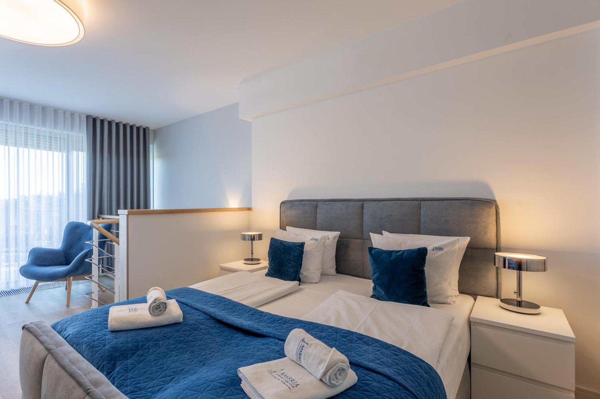 Apartpark - Ambria Apartments シフィノウイシチェ エクステリア 写真