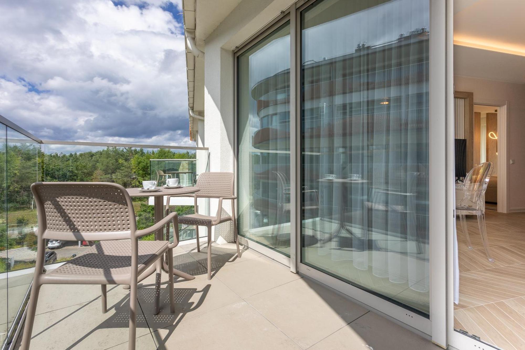 Apartpark - Ambria Apartments シフィノウイシチェ エクステリア 写真